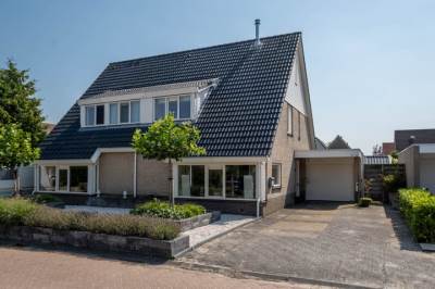 Woning de Aren 12 St.-Annaparochie