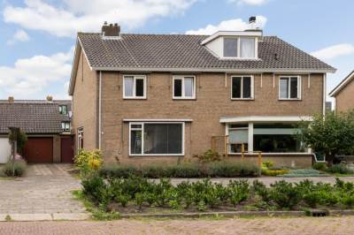 Woning Vincent van Goghlaan 26 Woerden