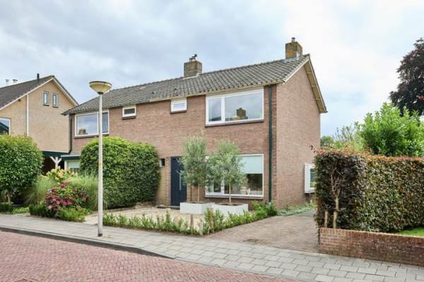 Woning Waardenborchstraat 1 Holten