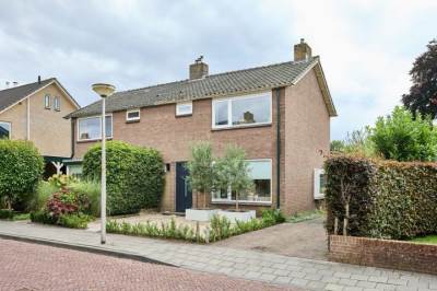 Woning Waardenborchstraat 1 Holten
