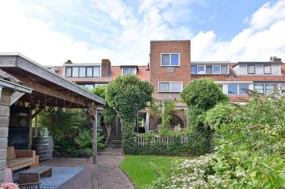 Woning B. van Rooijenstraat 60 Naarden