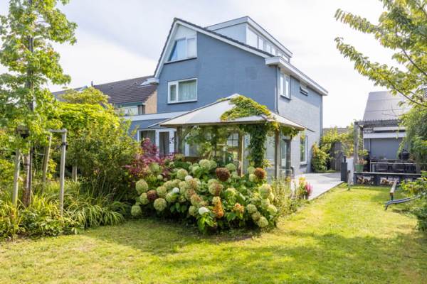 Woning Professor Zeemanstraat 27 Zandvoort