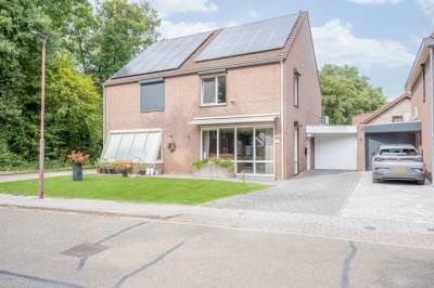 Woning van Doesburglaan 82 Landgraaf