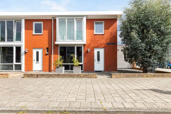 Woning Sneeuwbesstraat 19 Hengelo (OV)