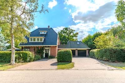 Woning Ruïnelaan 32 Bergen (NH)