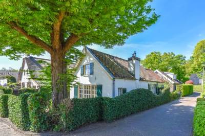 Woning Nieuwlarenweg 1 Laren (NH)