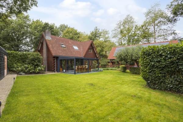 Woning M.A. van Naamen van Eemneslaan 15 Wilhelminaoord