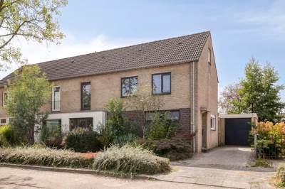 Woning Pr. Bernhardstraat 1 Horst