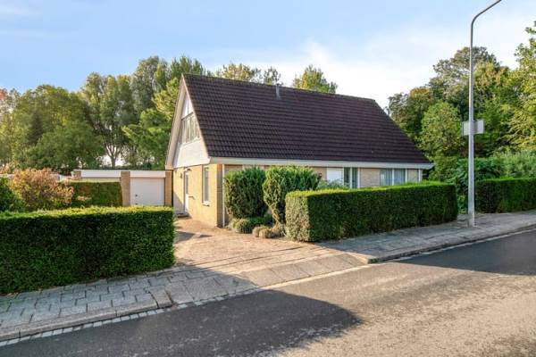 Woning Prins Bernhardstraat 29 Ooltgensplaat