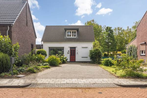 Woning Pastoor Knippenberghstraat 24 Helden