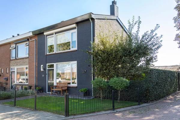 Woning Koningin Julianaplantsoen 37 Waardenburg