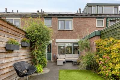 Woning Breitnerlaan 42 Roelofarendsveen
