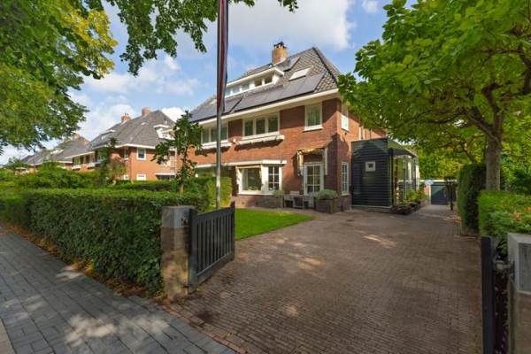 Woning van der Helstlaan 13 Naarden