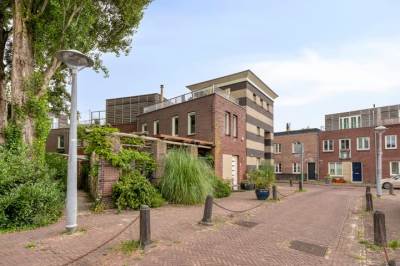 Woning J.F. Berghoefplantsoen 2 Amsterdam