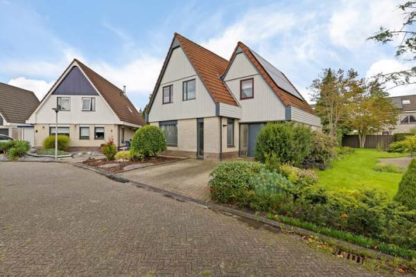 Woning Hazzelnútstrjitte 2 Stiens