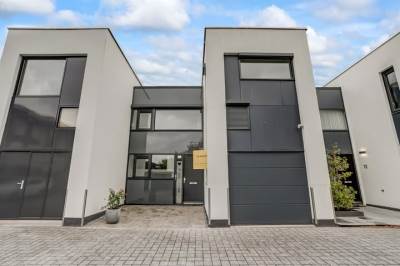 Woning W. Plokkerstraat 10 Spijkenisse