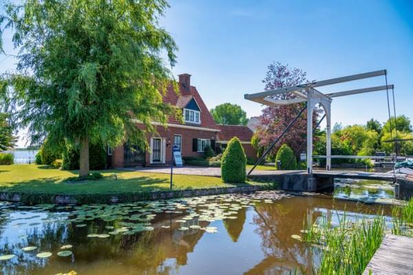 Woning Simon van Capelweg 12 Noorden