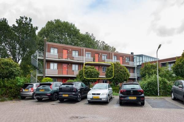 Woning Schoolbaan 18 Roelofarendsveen