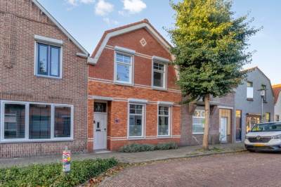 Woning Westdam 11 Sas van Gent