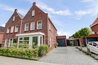 Woning Harinxma van Donialeane 8 Stiens