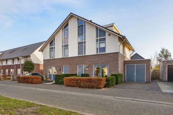 Woning Achtknoop 6 Almere