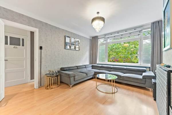 Woning Mijnsherenlaan 121A02 Rotterdam