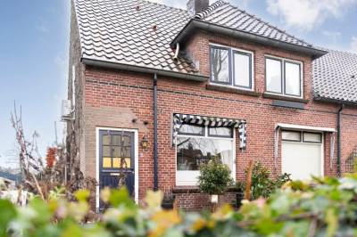Woning Wethouder E. van Dronkelaarplein 8 Almelo