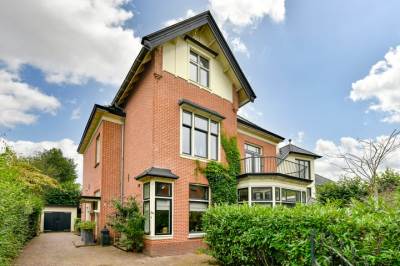 Woning Burgemeester Lambooylaan 4 Hilversum