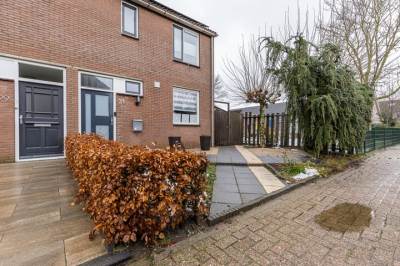 Woning Van Vollenhovenstraat 31 Piershil
