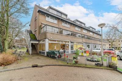 Woning Adama van Scheltemaplein 98 Delft