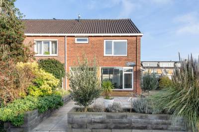 Woning Walraven van Hallstraat 5 Heemskerk