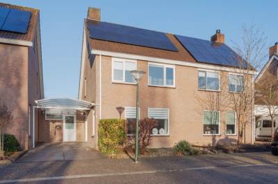 Woning Anna Bijnsplein 2 Raamsdonksveer