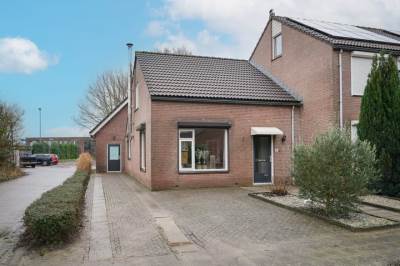 Woning Dahliastraat 8 Nieuwendijk