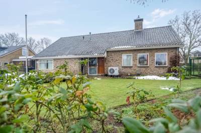Woning Professor van der Leeuwplantsoen 27 Roden