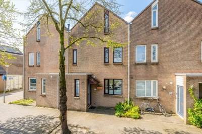 Woning Elzekrulzoom 95 Alphen aan den Rijn