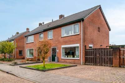 Woning Burgemeester Lewe van Aduardstraat 47 Zetten