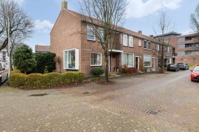 Woning Stoop van Zwijndrechtstraat 16 Zwijndrecht