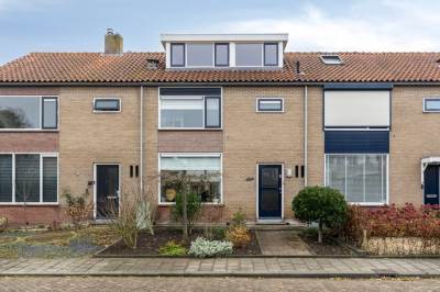Woning Waalstraat 8 Maasdam