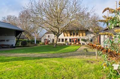 Woning Dorpsplein 2 Est