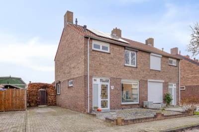 Woning Dr. Ariënsstraat 11 Posterholt