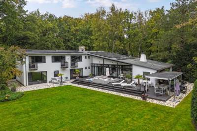 Woning Nieuwe Blaricummerweg 11 Huizen