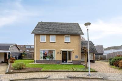 Woning Dokter J. Veldhuijzen van Zantenstraat 9 Enter