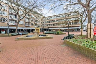 Woning Julianaplein 18 Bussum