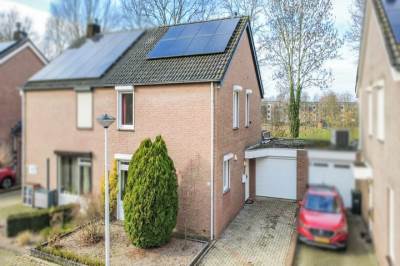 Woning Maria van Bourgondiëstraat 16 Sittard