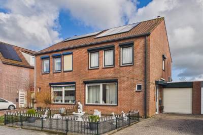 Woning ds. Raamshof 33 Hoek