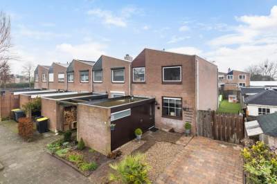 Woning Burg Henrylaan 33 Numansdorp