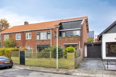 Woning Raadhuislaan 4 Leimuiden
