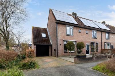 Woning Ruysdaellaan 15 Nijkerk