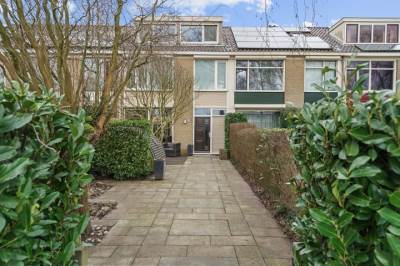 Woning Koningin Emmaweg 24 Houten
