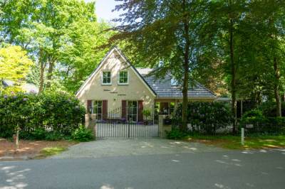 Woning van Eeghenlaan 5 Putten